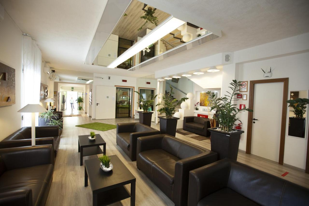 Golf Hotel Riccione Bagian luar foto